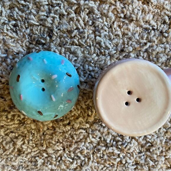 - Transpac Donut Love Salt and Pepper Shakers. New In Box - Picture 4 of 7